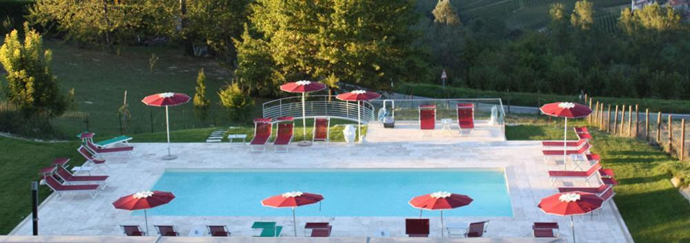 Hotel Ca' Del Lupo Montelupo Albese Exterior foto